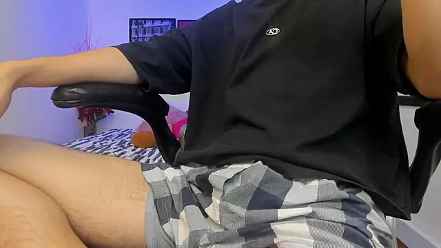 Chat XXX en directo de Benji23_