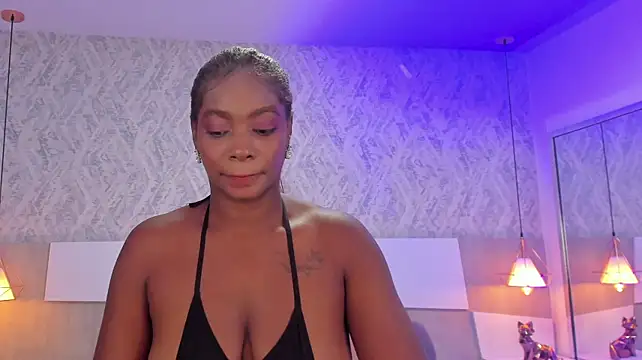 Tisha-Cole 라이브 XXX 채팅