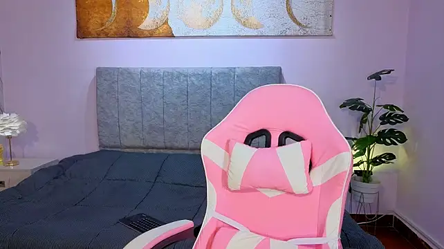 clara_evanss' Live XXX Chat