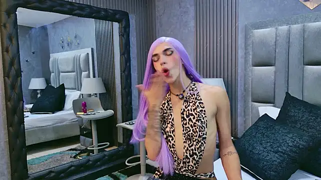 VioletMonroy live XXX chat