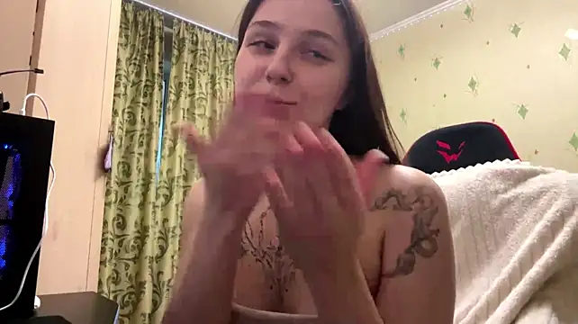 UnicumCute Adlı Modelin Canlı XXX Sohbeti