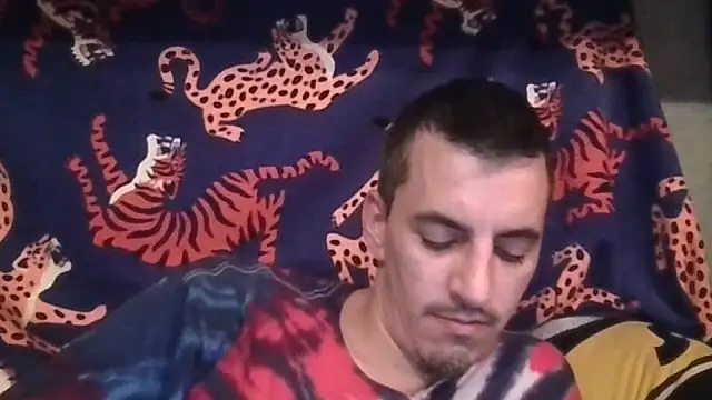 luverrboyy XXX чат на живо