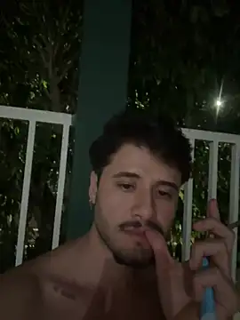XXX chat uživo modela guzzfit