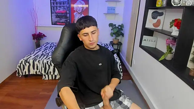 Živý XXX chat Benji23_