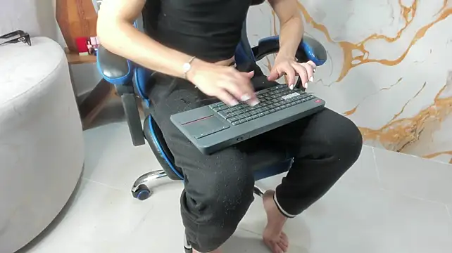 Chat +18 de LITTLE_BABY2026 ao vivo