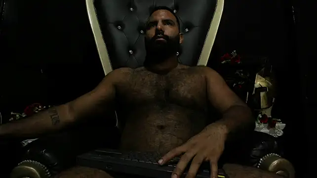 צ'אט XXX בשידור חי של BeardAndrew
