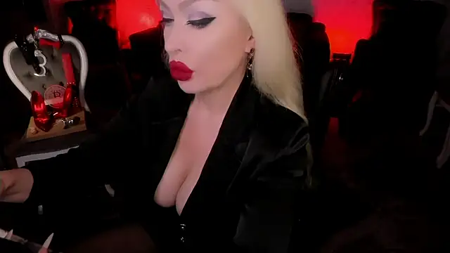 FinDomGod Live XXX Chat