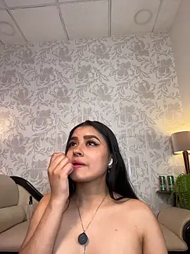 XXX chat uživo modela Emilygh1_