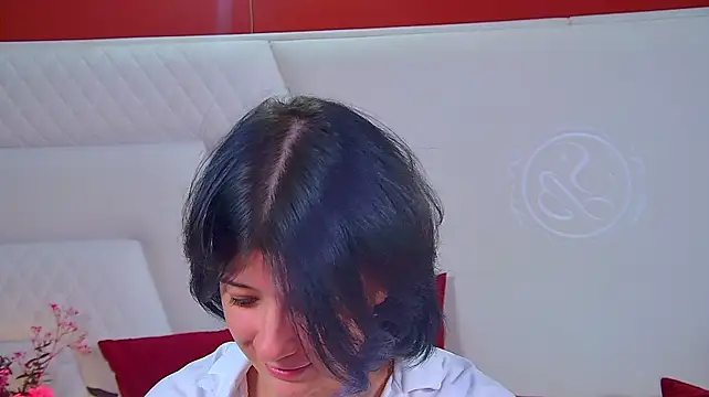 AnneAvelin Chat XXX in diretta