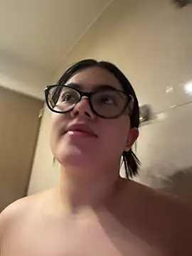 Valenhill@xh's Live XXX Chat