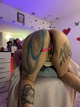 צ'אט XXX בשידור חי של barbiee_doll1