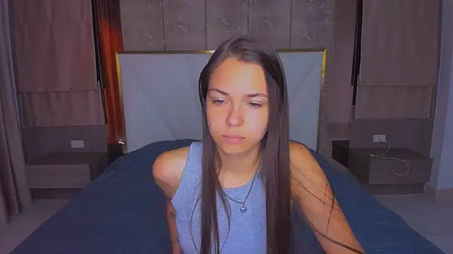 AlexaBarkley Adlı Modelin Canlı XXX Sohbeti