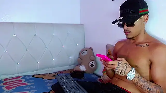 Angel_foxc13 Chat XXX in diretta