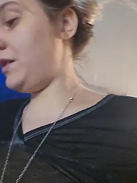 ScarletsWeb élő XXX-chatje