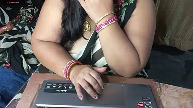 צ'אט XXX בשידור חי של Angel_sapna