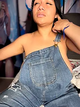 Im_Little - show tits 💦💦