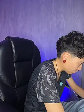 ian_mathias_n Live XXX chat
