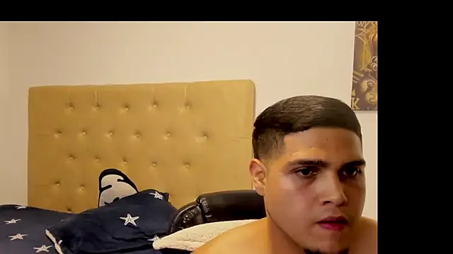 Latinboyco77: онлайн-секс-чат