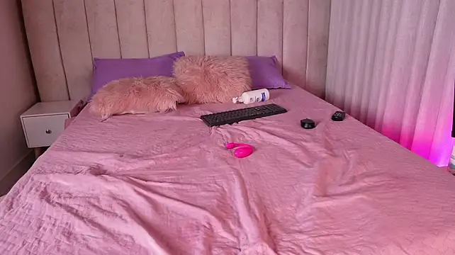 Emyli_sw_ - I'M WATCHING. NOW PUT ON A SHOW FOR ME
