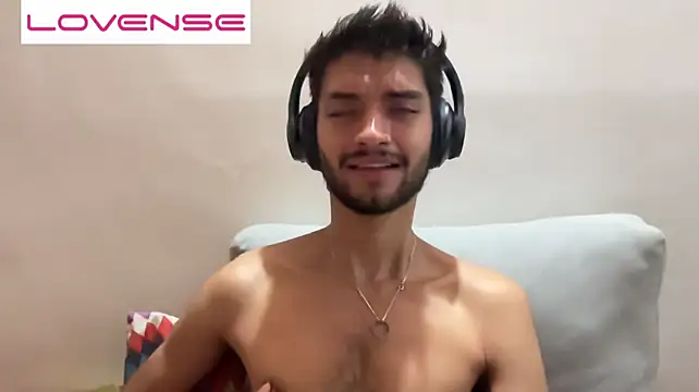 Nicolas_Rider_X Adlı Modelin Canlı XXX Sohbeti