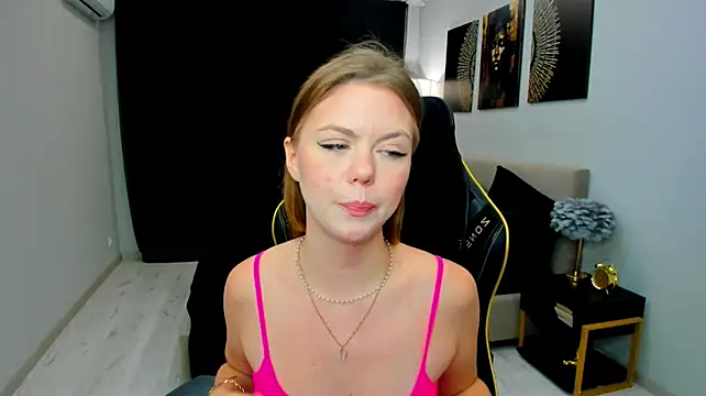 Chat +18 de Strawberrye ao vivo