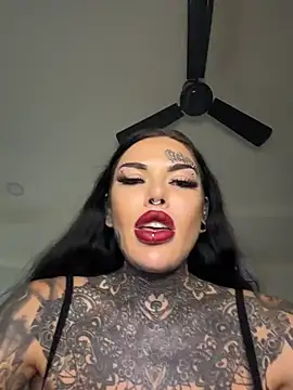 Chatroom XXX en direct de darkinkedbabe