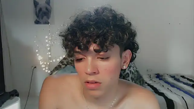 Chat XXX en directo de FUNNY_DICK_