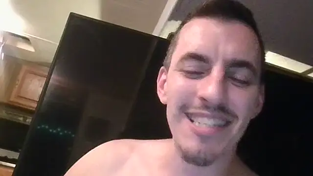 luverrboyy's Live XXX Chat