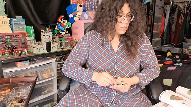 ShinyCherub Chat XXX live