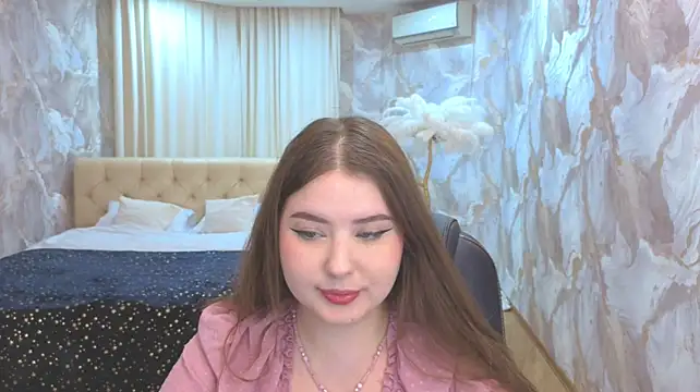 PixelGoddess Adlı Modelin Canlı XXX Sohbeti