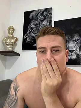 AlexHarrington 现场XXX聊天