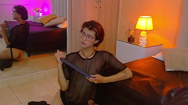 Chat XXX en directo de Derek_Sinn