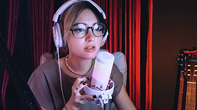Chatroom XXX en direct de Avi_Nile