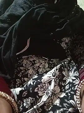 Pritu675 লাইভ XXX চ্যাট