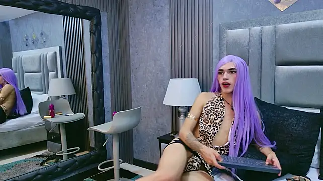 VioletMonroy XXX чат на живо