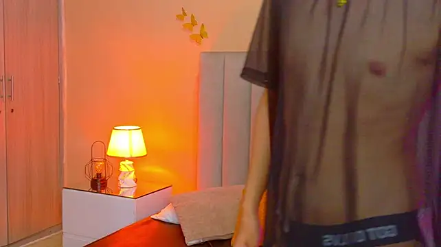 צ'אט XXX בשידור חי של Derek_Sinn