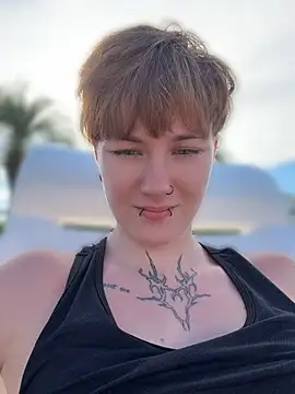 צ'אט XXX בשידור חי של IceMur