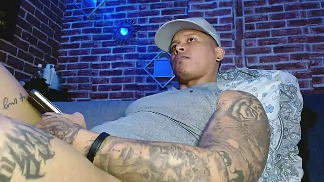 Chat +18 de jordan_bigcock_ ao vivo