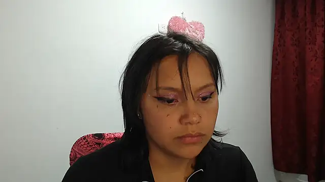 XXX chat uživo modela SWEETT_CORY