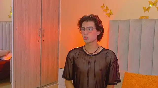 Derek_Sinn 即時 XXX 聊天