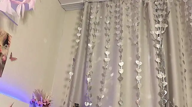 Milly_Lane Adlı Modelin Canlı XXX Sohbeti