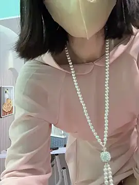 Nana-19のライブXXXチャット