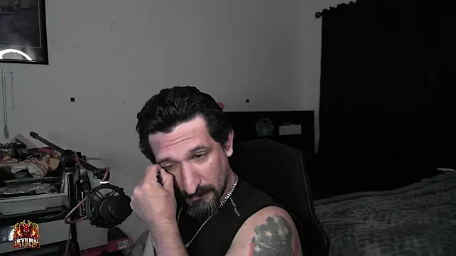 DevilPup75_ Adlı Modelin Canlı XXX Sohbeti