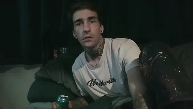 2-BLUNT-CUNTS Chat XXX in diretta