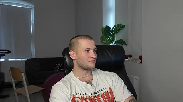 Igor_Wilde élő XXX-chatje