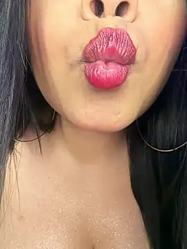 cami_ortiz__'s Live XXX Chat