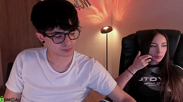 Mikeyvioleta_'s Live XXX Chat