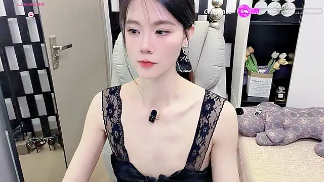 Yueyue-MM - 小粉塞入3分钟
