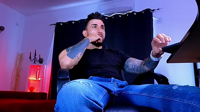 XXX chat uživo modela MightyAaron66