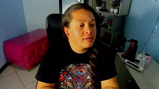XXX chat uživo modela SaraThonson_